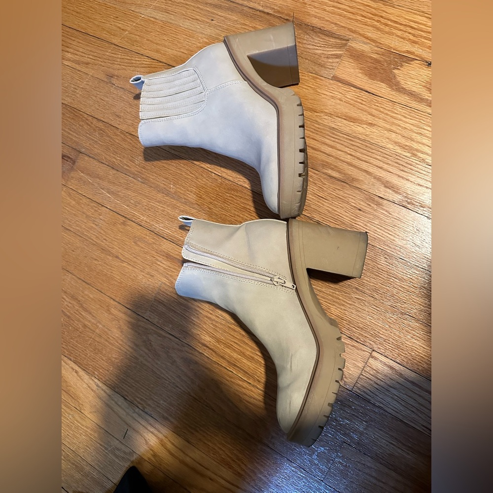 Dolce Vita Light Taupe Tan Jade H2O Ankle Booties - Picture 2 of 5